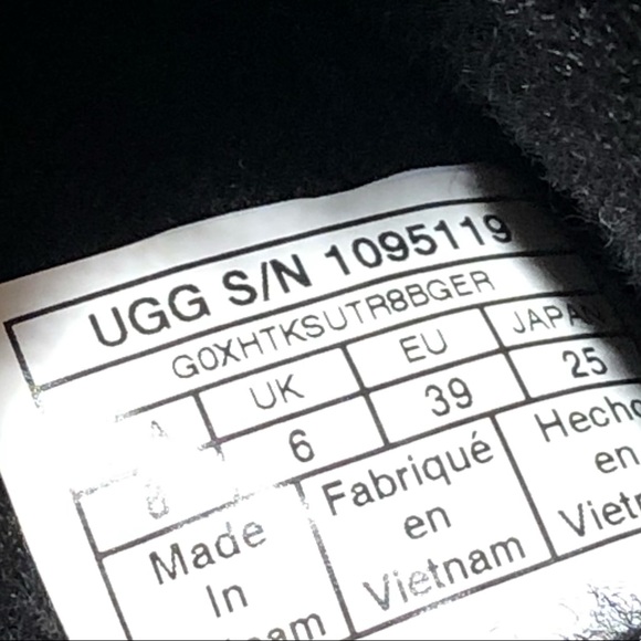 UGG Fluff Yeah Slide Slippers NWT - Picture 4 of 4